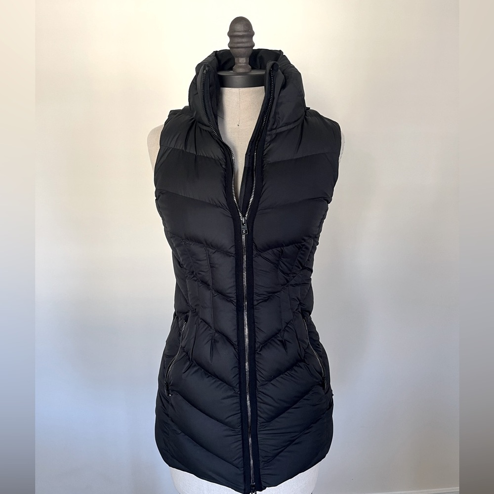 Athleta Long Black Puffer Vest size XXS